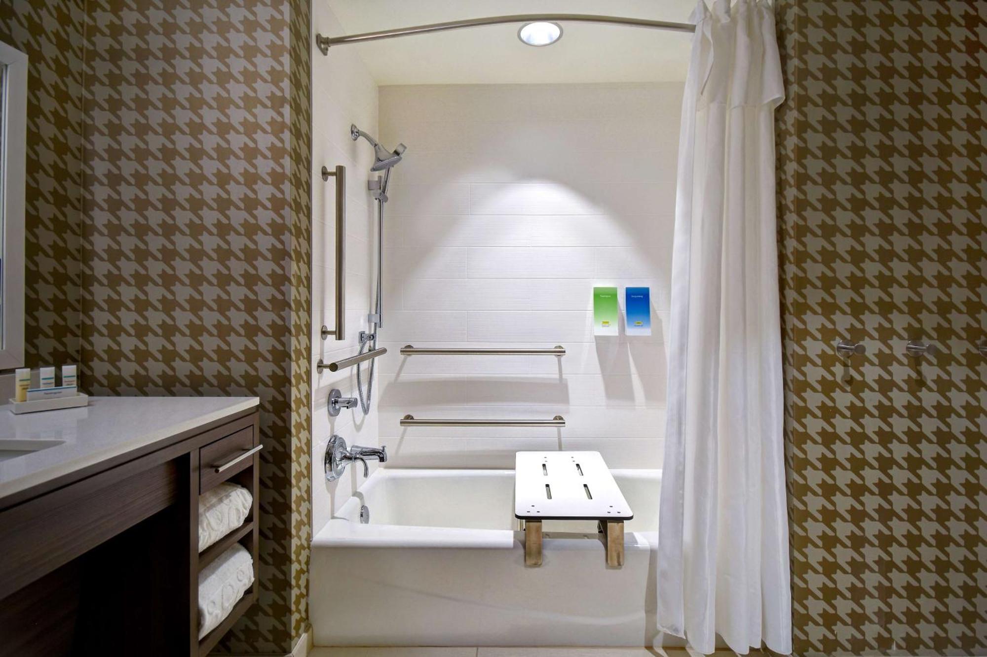 Home2 Suites Wichita Downtown Delano, Ks מראה חיצוני תמונה
